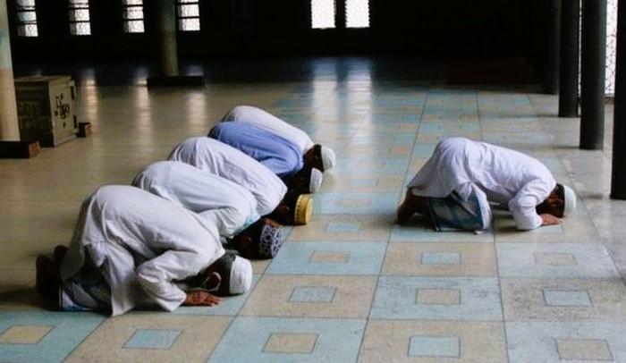দ্বিতীয় জামাতে জন্য ইকামত দিতে হবে কিনা